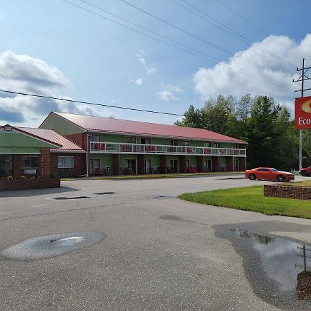 Econo Lodge Cadillac By Choice Bagian luar foto