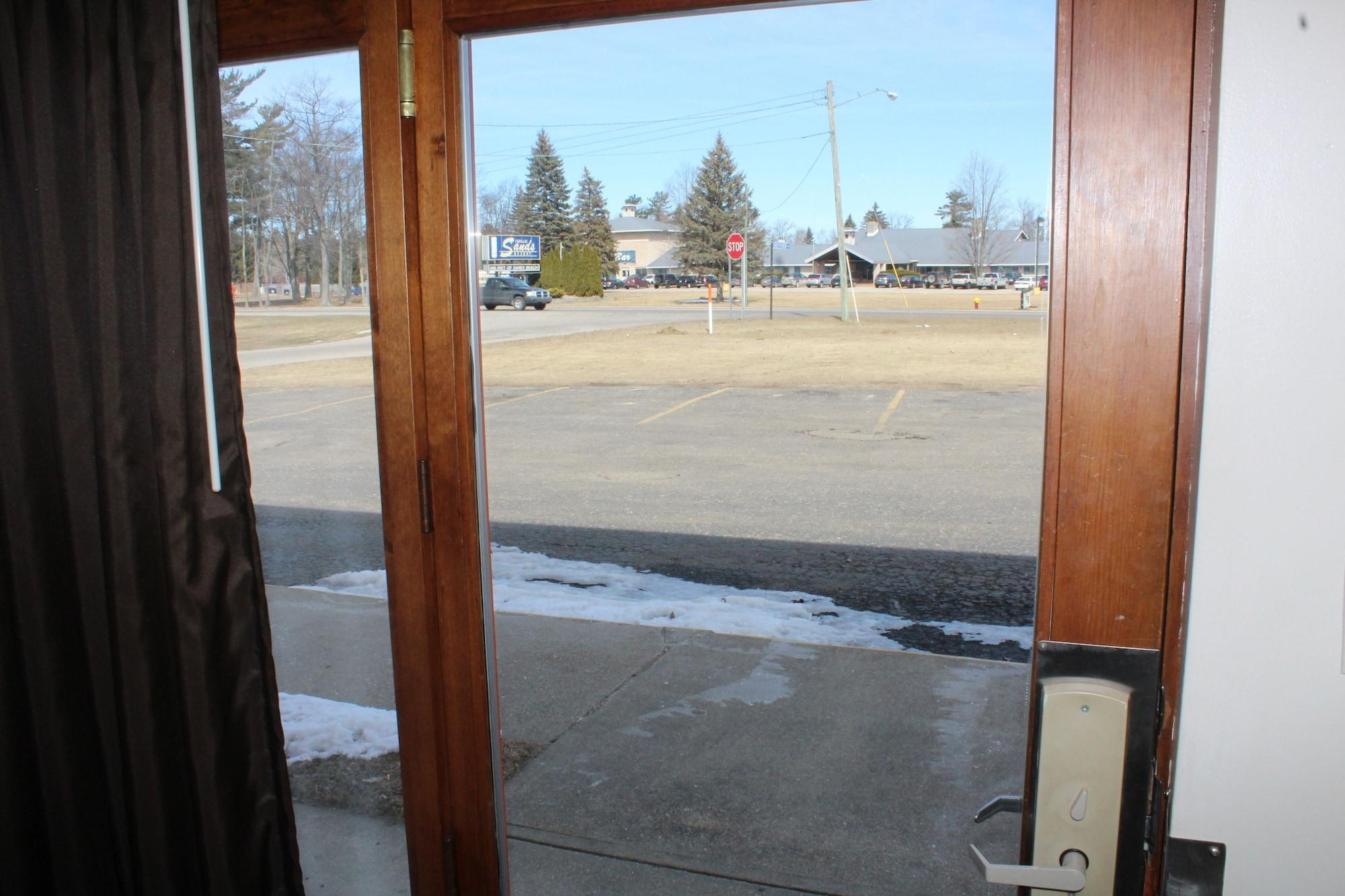 Econo Lodge Cadillac By Choice Bagian luar foto