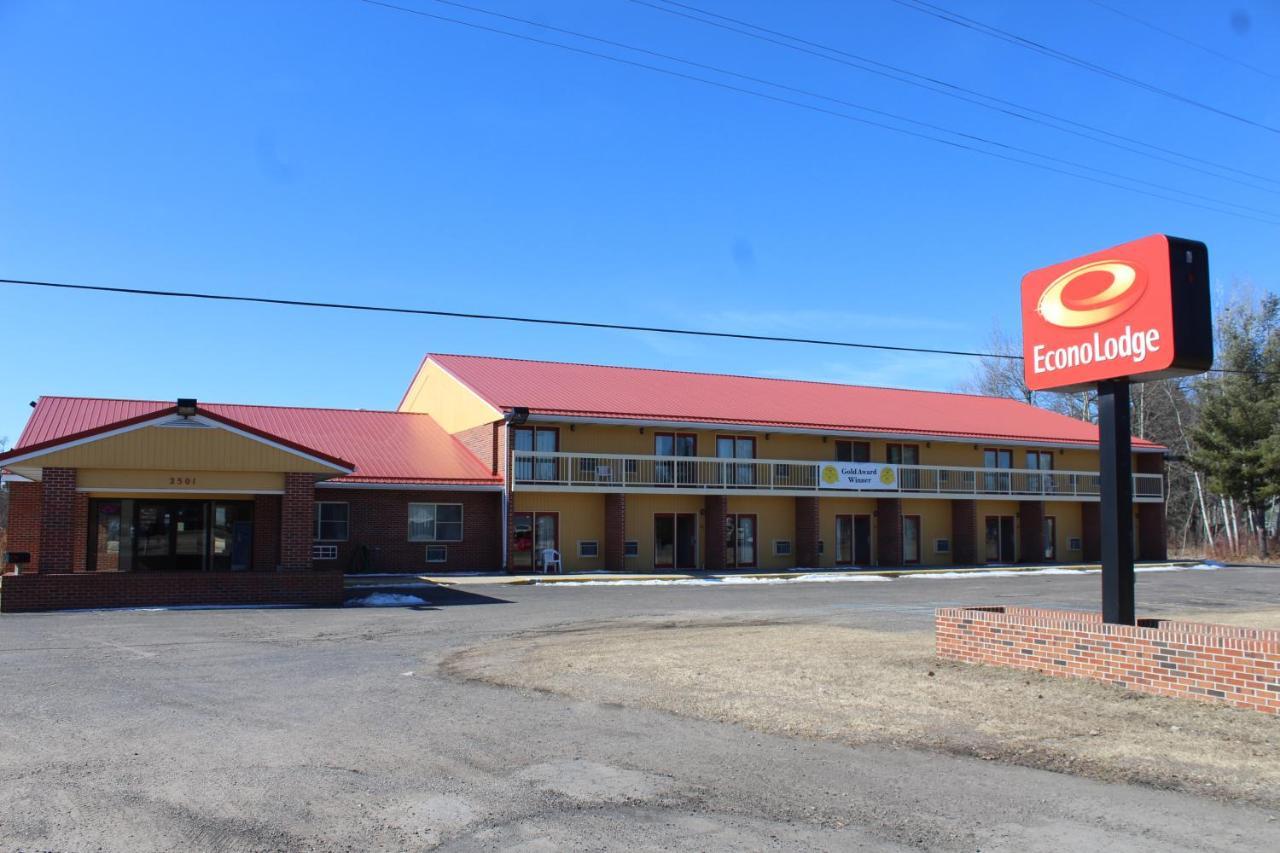 Econo Lodge Cadillac By Choice Bagian luar foto